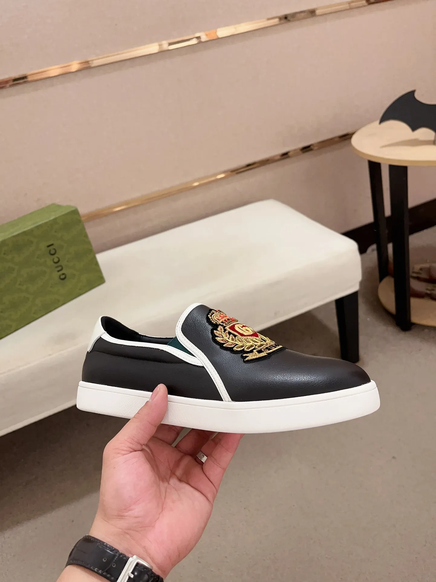 Men's clothing and shoes💰:440💰 (GUCCI) The latest model from the official website 🎁🎁Casual and fashionable men's shoes👟, hot style 💥The version is simple and elegant, exclusive for trendy men. Unique official website latest brand elements 👑Gucci original decoration, fashionable and generous, the fabric is original cowhide ✅sheepskin lining, the official website specifies wear-resistant casual outsole, the classic model is taken in kind at the counter🎬38-44 (45 is not returned or exchanged)